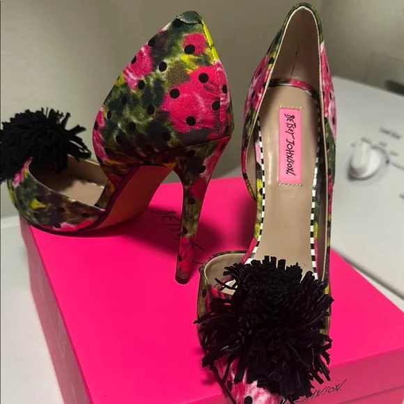 Betsey Johnson Pink and Black Heels with Pom-Pom Embellishment - Picture 5 of 5
